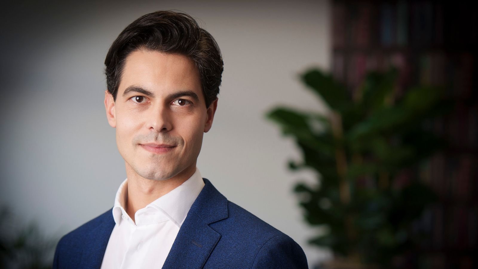 The new Dutch coalition government: A minority war cabinet in the service of capital