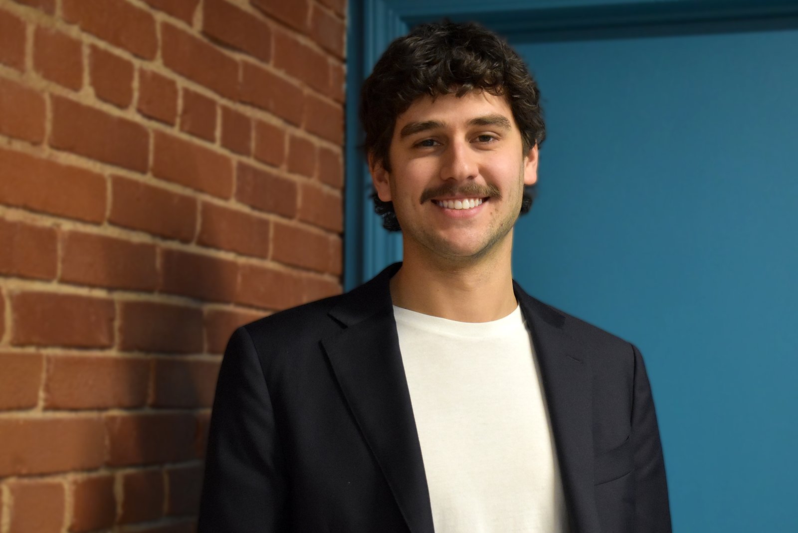 Hack in traction: Startups learn hustle shortcode for winning customers, narrow focus