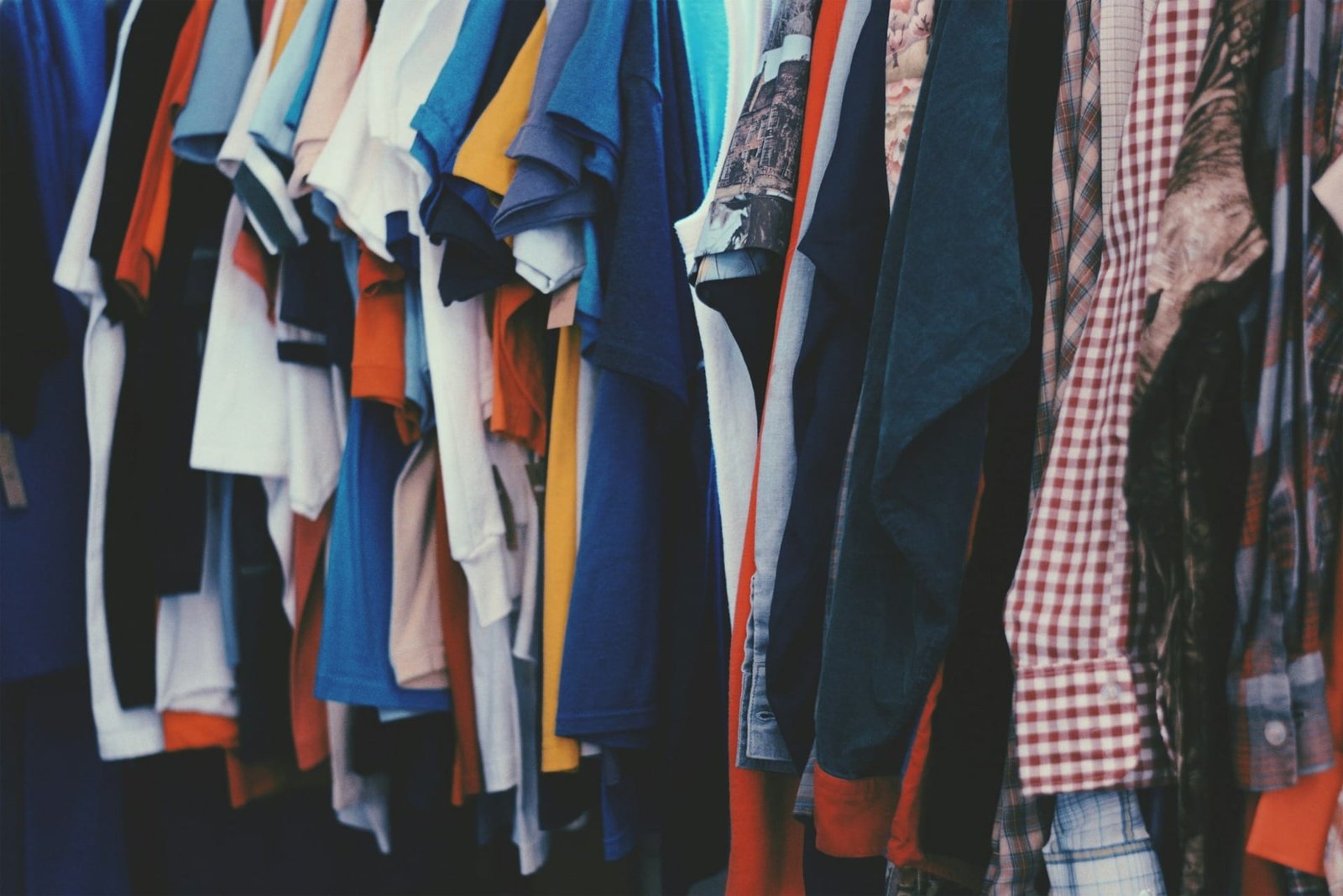 ESG News regarding EU ban on destruction of unsold clothes and shoes, UK securing record solar capacity, EDF’s ‘fish disco’ system potentially saving 90% of fish, and LNG demand in China setting to climb.