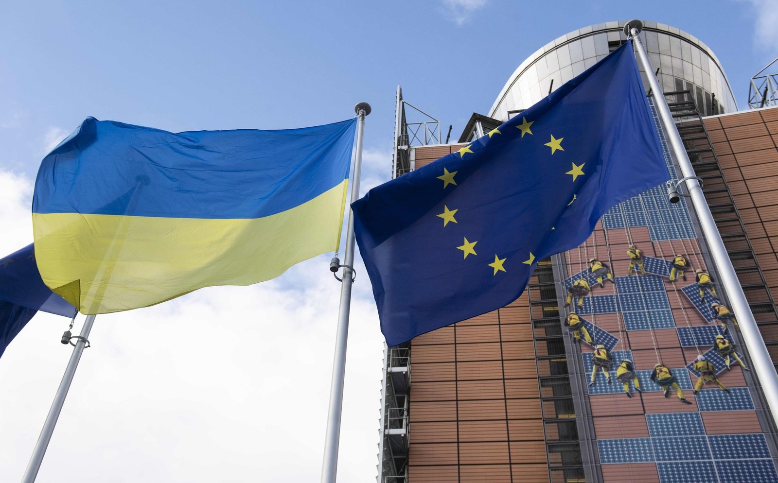 European Parliament approves €90 billion Ukraine support loan package