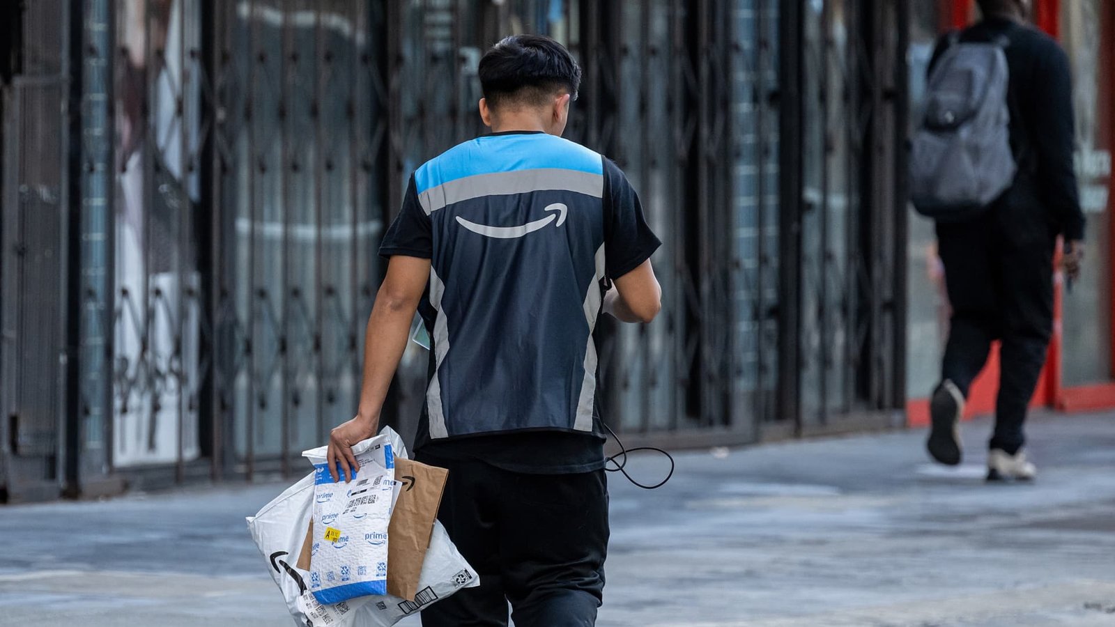 Amazon rolls out 1-hour, 3-hour delivery in latest fast shipping test