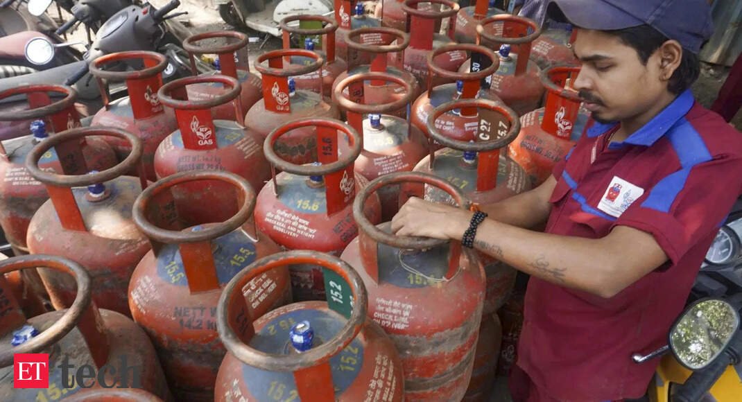 Gulf crisis hits restaurants, food delivery, cross-border payments