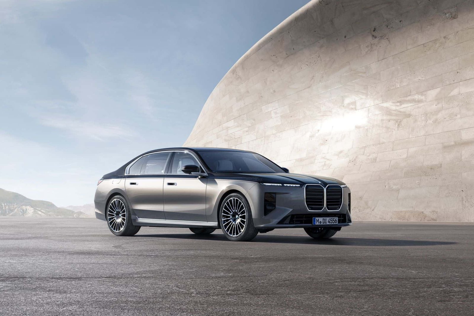 2027 BMW 7 SERIES I7 FACELIFT 01