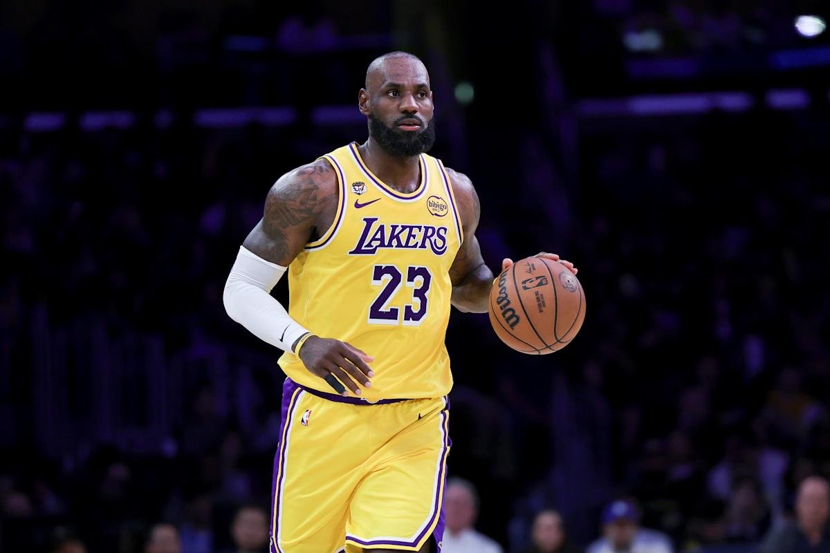 Whoop is raising $575 million from investors and star athletes including Cristiano Ronaldo, LeBron James