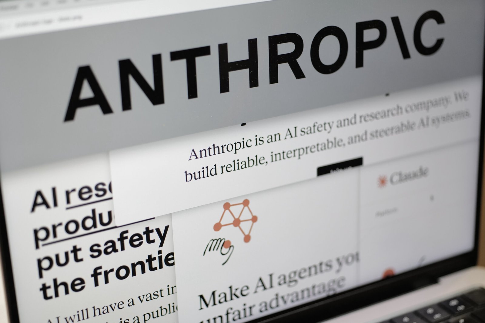 White House chief of staff meets with Anthropic CEO over its new AI technology