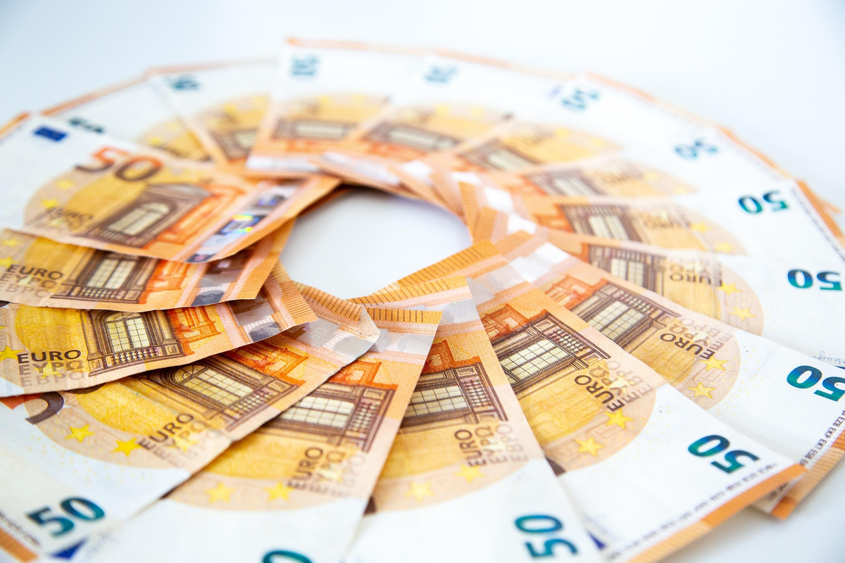 Europe's Leading Online Fashion Retailer Faces Evolving E-Commerce Landscape