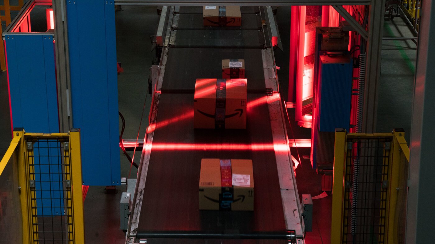 How AI And Forecasting Power One-Hour Deliveries : NPR