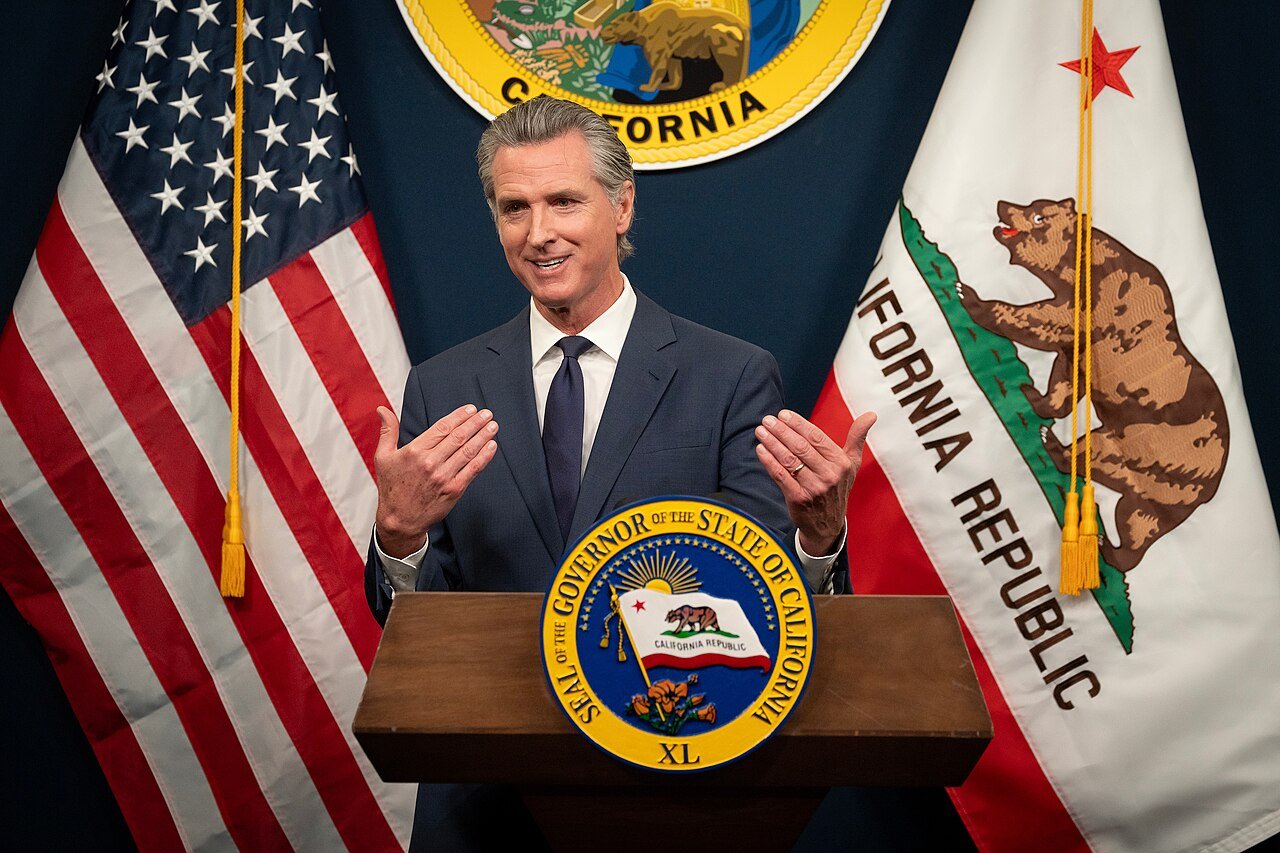 U.S. Governor Signs Order to Protect Workers From AI Job Loss