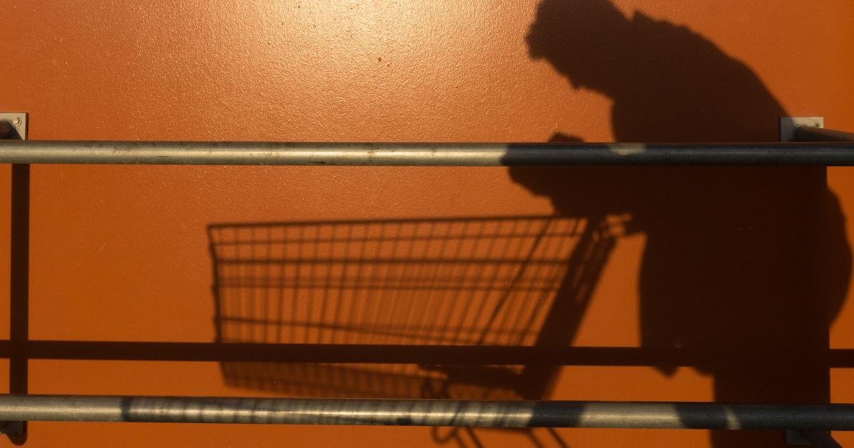 Commission proposes new measures to address poverty and the housing crisis