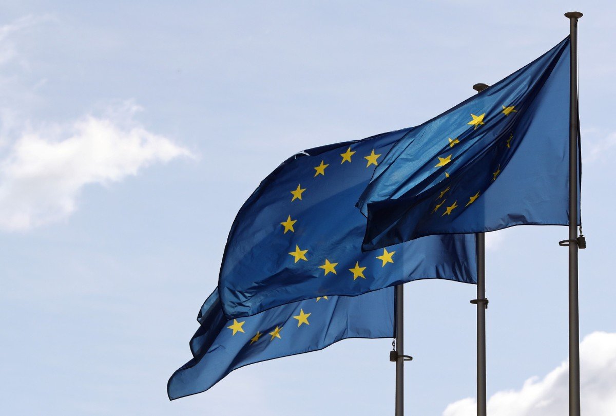 eu flag 1200x810