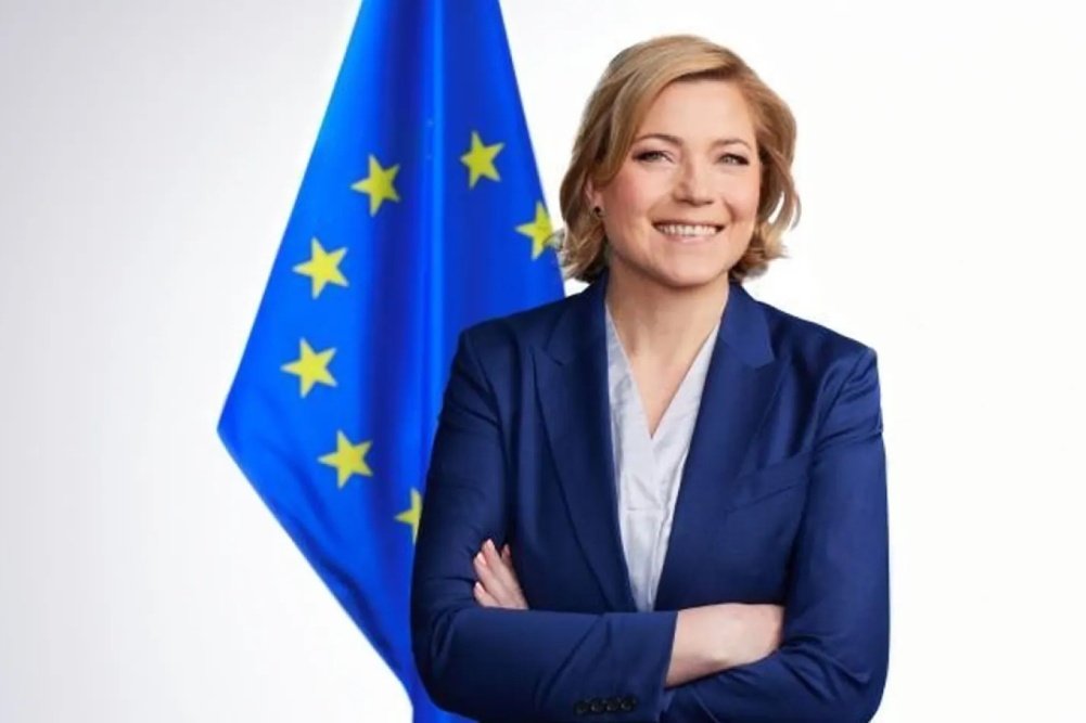 EU to allocate equal amount of 2GHz band to native-EU and foreign satcos