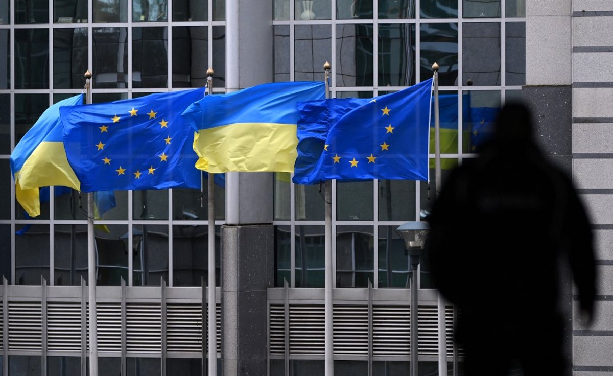 EU Will Not Evacuate Kyiv Mission Despite Russian Threats