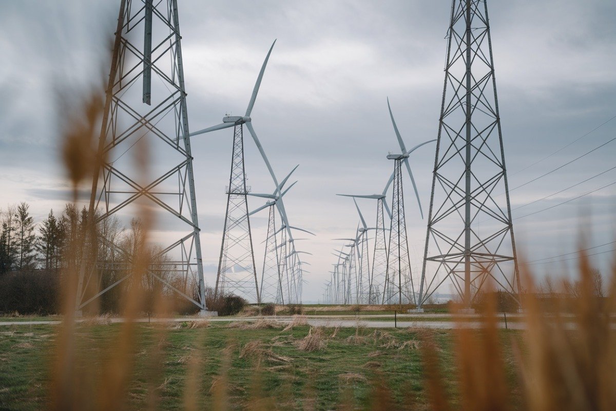 France flips the switch on a 500‑MW offshore wind farm—80 turbines now pumping power