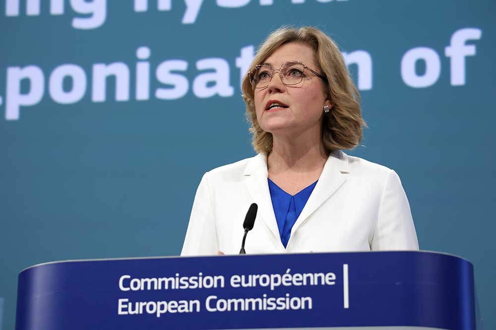 EU tech chief warns of reliance on US companies
