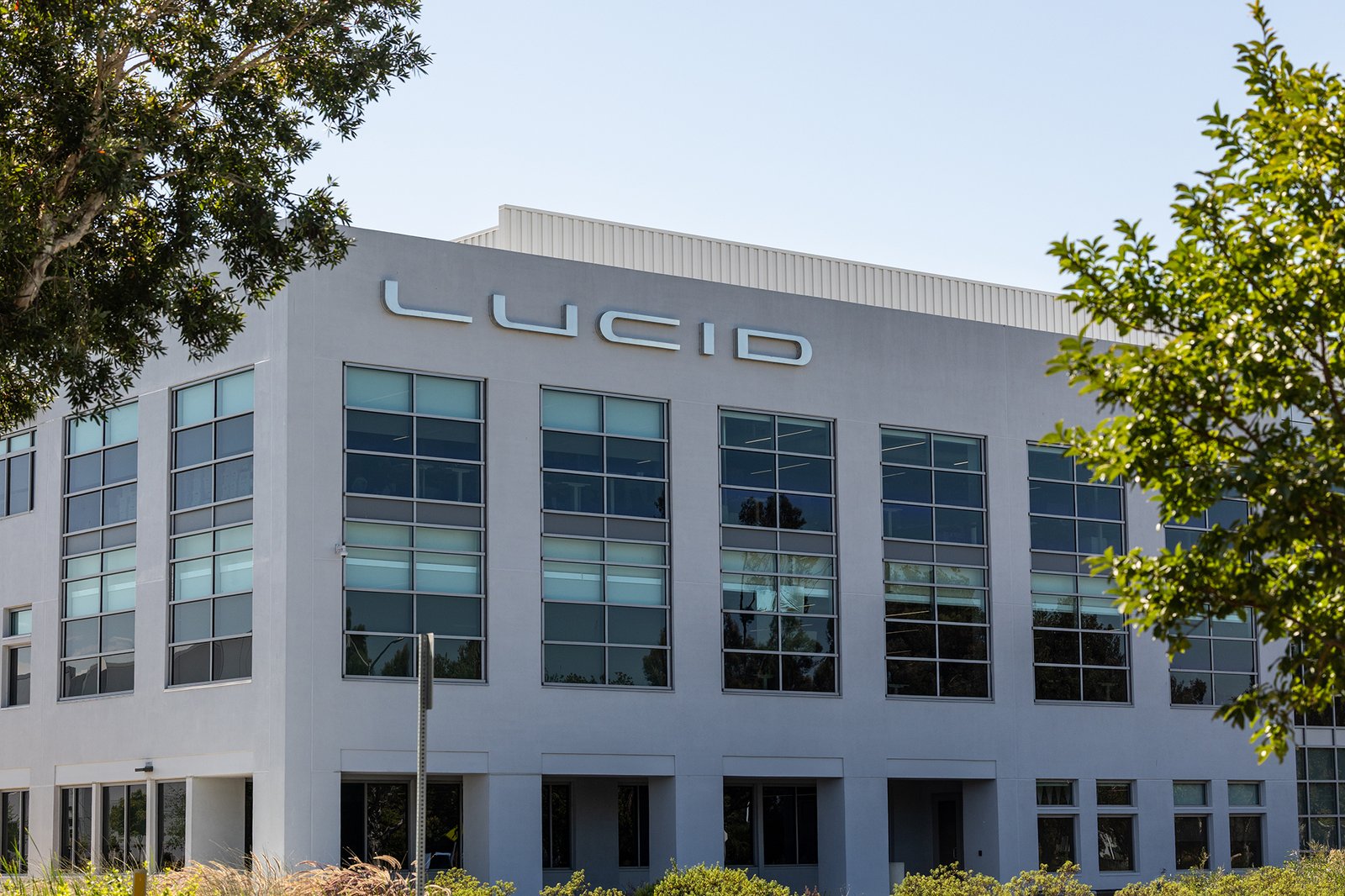 Luxury Bay Area carmaker Lucid to lay off 18% of staff
