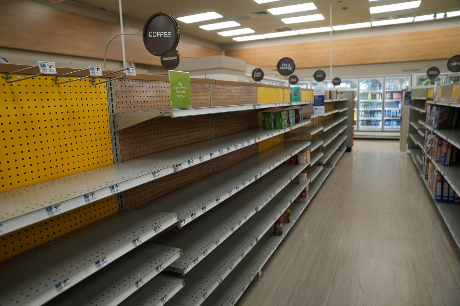 Pharmacy giant to gut hundreds of Calif. stores, shutter nationwide