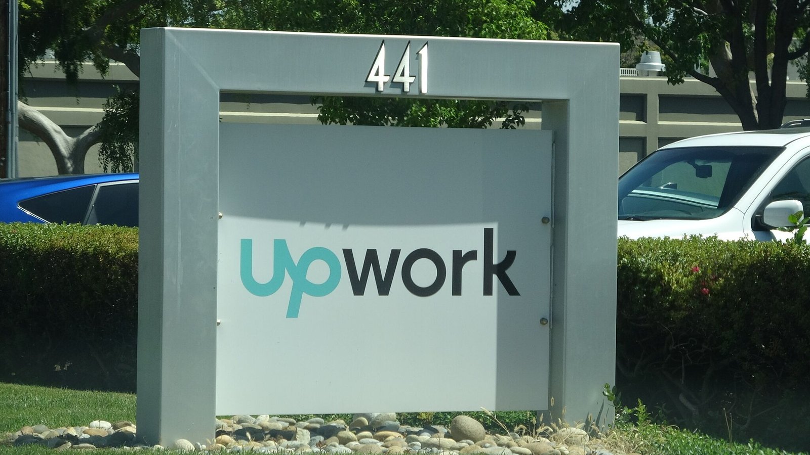 Bay Area tech company announces $28M profit, slashes staff by 21%