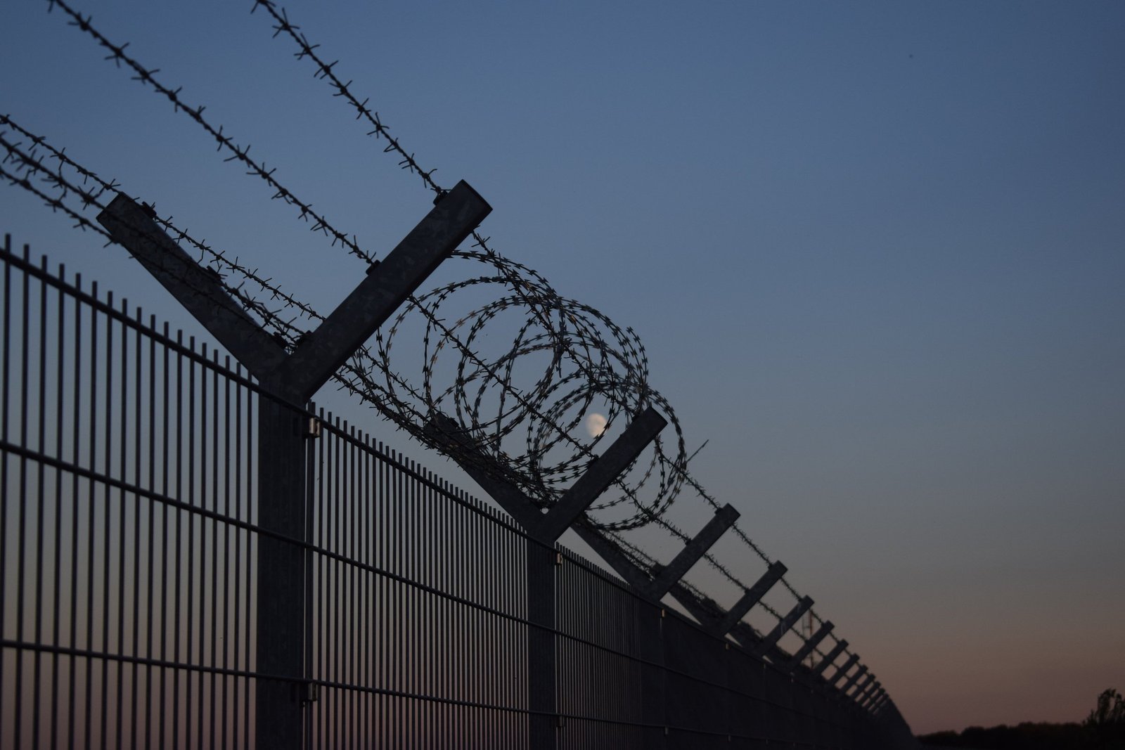 The erection of border fences and walls continues, as EU states shore up external borders <a target="_blank" href="https://unsplash.com/@jannikk">(Photo: Jannik, Unsplash)</a>