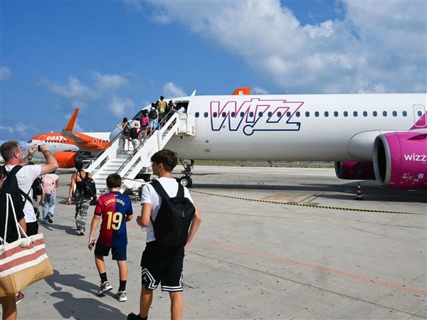 In Europe, budget airlines thrive. Why not in the U.S.?