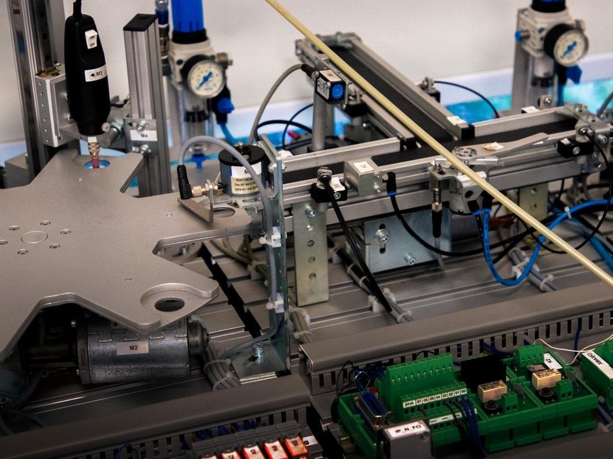 High tech - Image by Ludovic Delot on Pexels