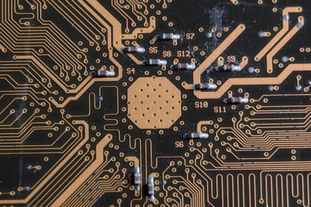 Ireland's Semiconductor Strategy: How SMEs Can Enter E