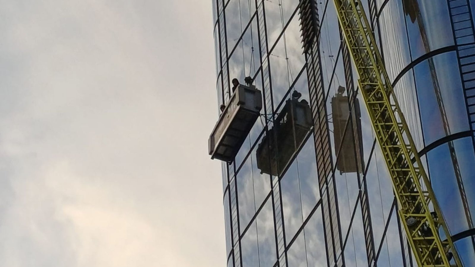 What Happened When Two Window Cleaners Got Trapped On A London Skyscraper